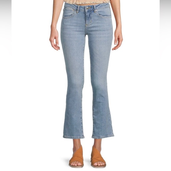 Free People Denim - 🆕FREE PEOPLE Liv Crop Flare Leg Mid Rise Jeans-Sizes 26, 27, 29, 30